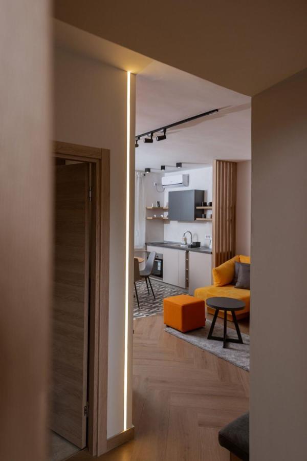 Republic Square Apartment - With Garage โนวีซาด ภายนอก รูปภาพ