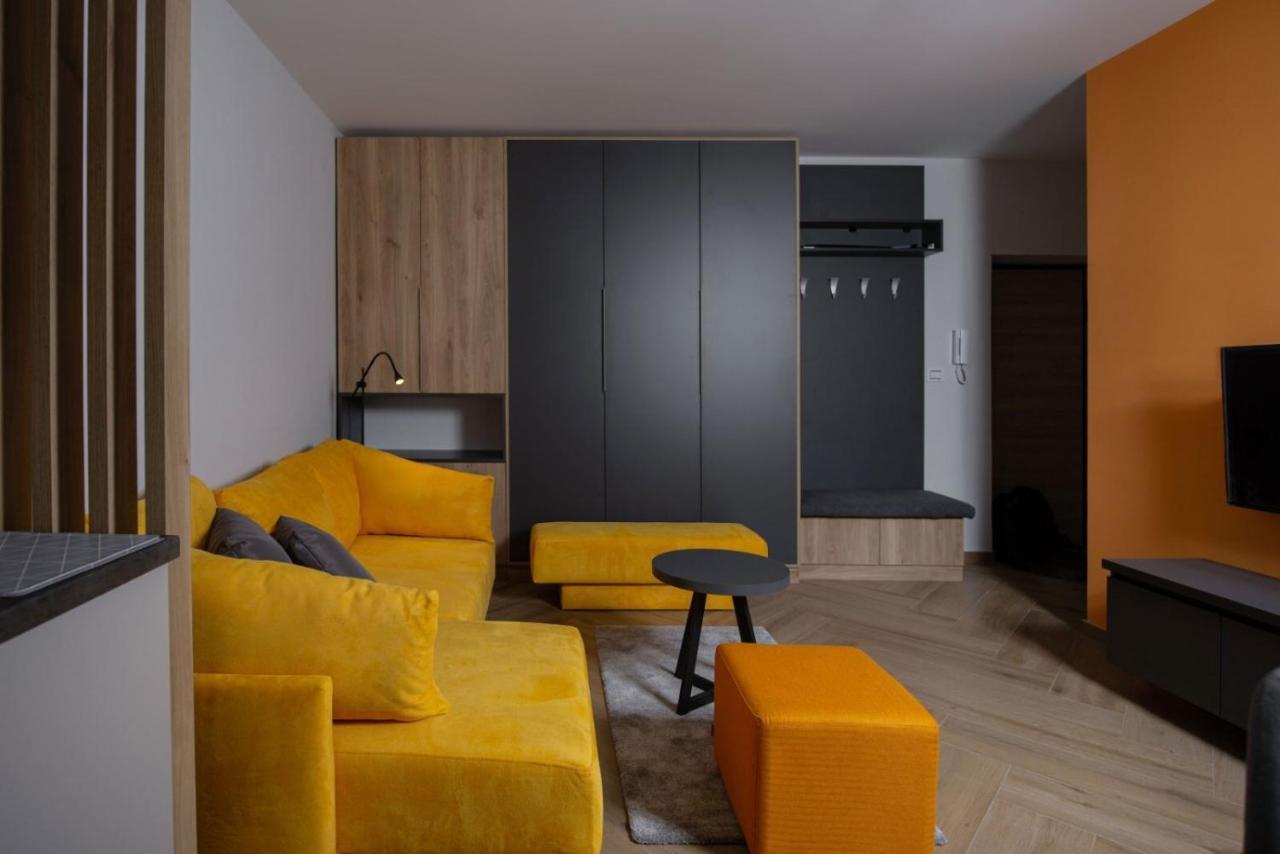 Republic Square Apartment - With Garage โนวีซาด ภายนอก รูปภาพ